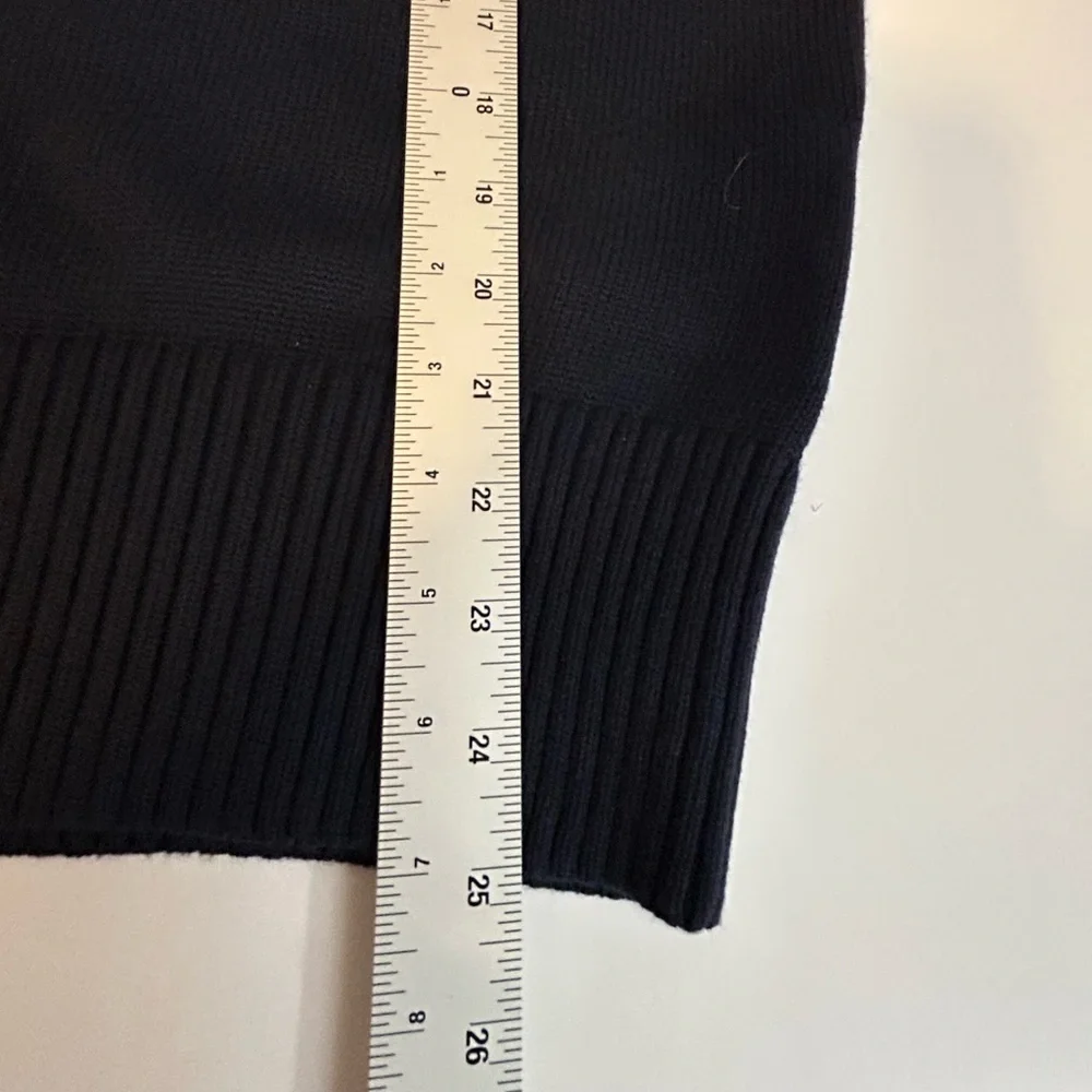 NWOT Banana Republic Sample Navy V-Neck Sweater with Gray Sleeve Stripes
